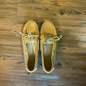 Size 8.5 Sperry’s